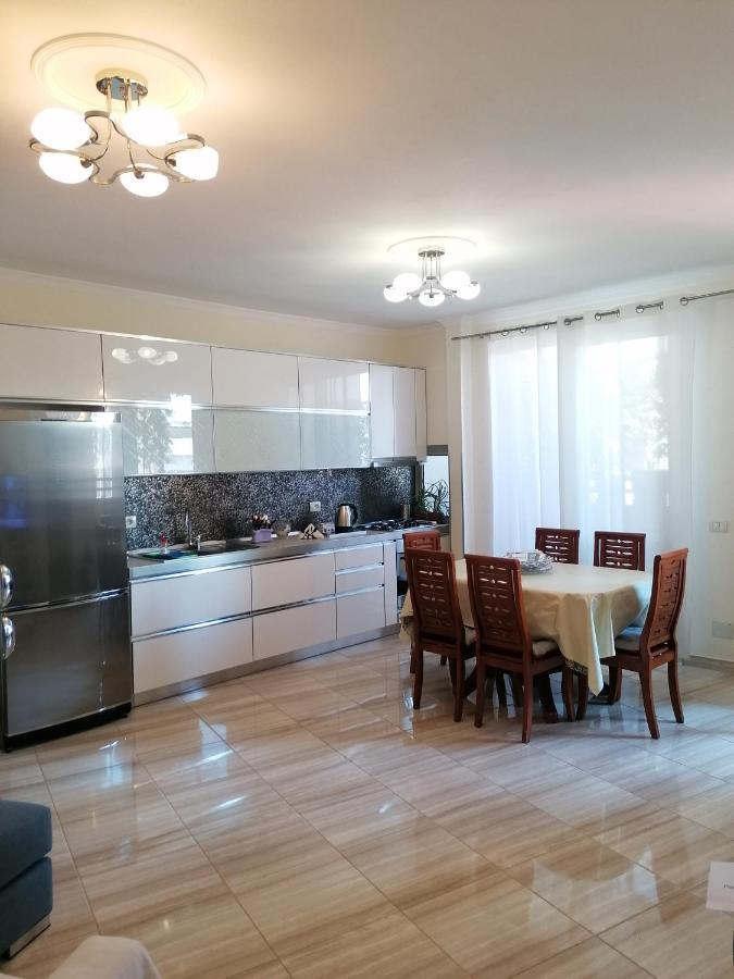 Holiday Center Apartment Шкодер Экстерьер фото